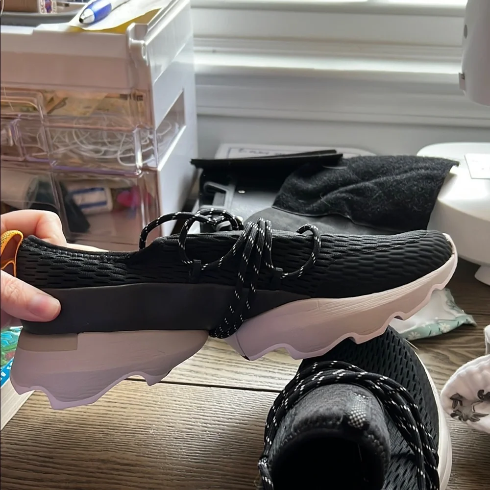 Sorel women’s Black Sneakers - Picture 3 of 4